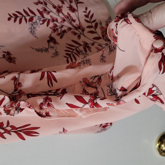 blouse - Picture 2 of 3